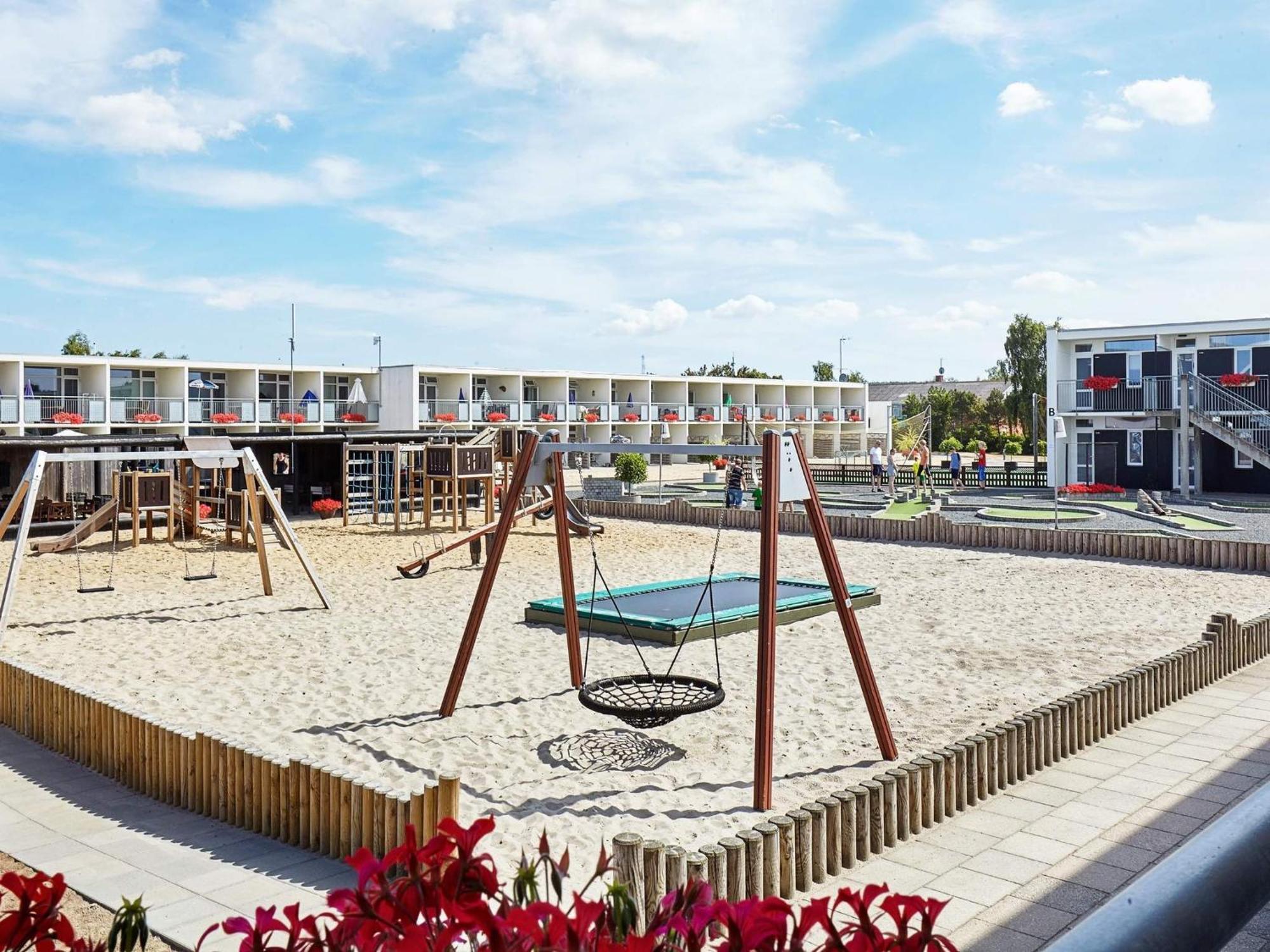 6 Person Holiday Home On A Holiday Park In Glesborg Exterior photo